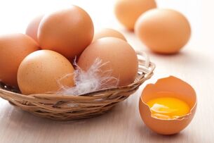 Door het gebruik van eieren krijgt u een hoog cosmetologisch en esthetisch effect